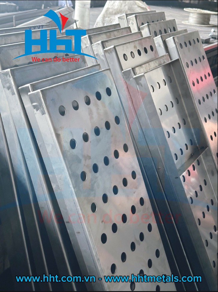 Gia công nắp rãnh thoát nước inox theo yêu cầu